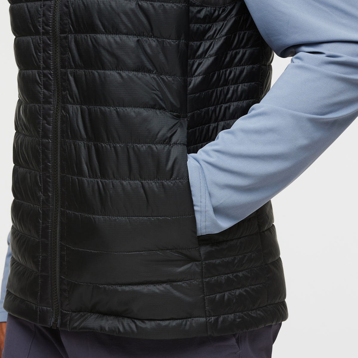 Capa Insulated Vest - Men's - Black - US 6090