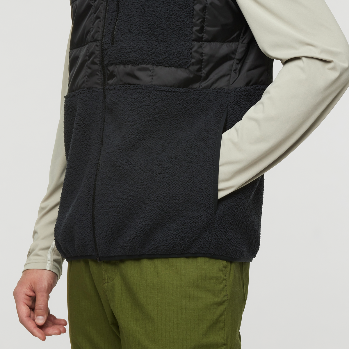 Trico Hybrid Vest - Men's - Cotopaxi Black - US 4244